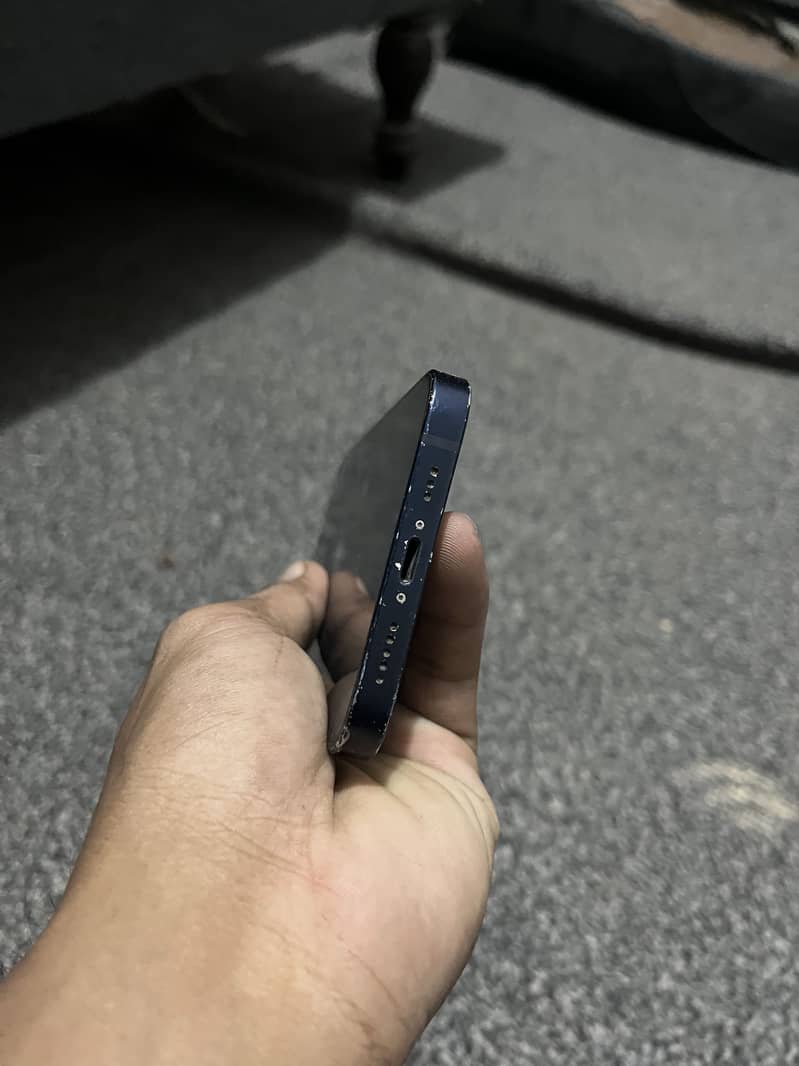 Apple iPhone 12 5