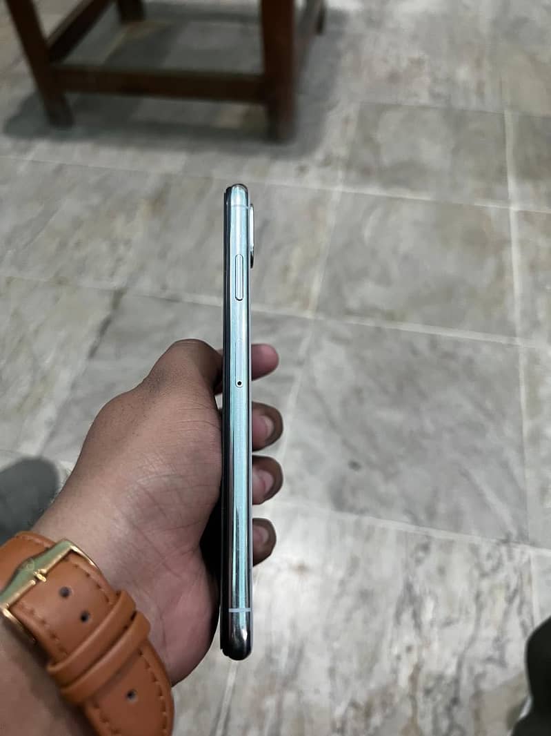 Apple iPhone XS Max 0