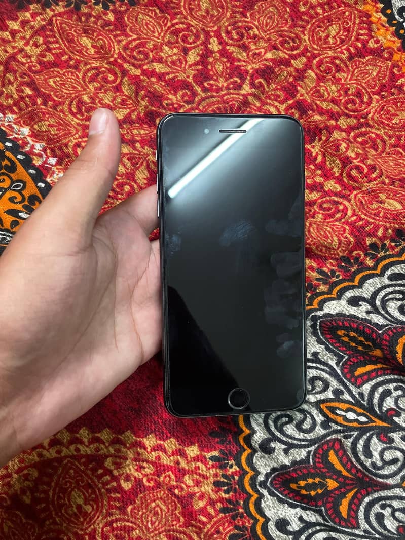 Apple iPhone 8 Plus 3
