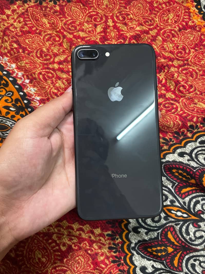 Apple iPhone 8 Plus 5