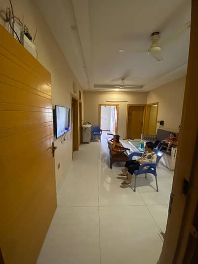 Unit Number 6 Prime Location Flat For Sale