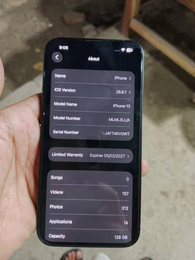 Apple iPhone 13