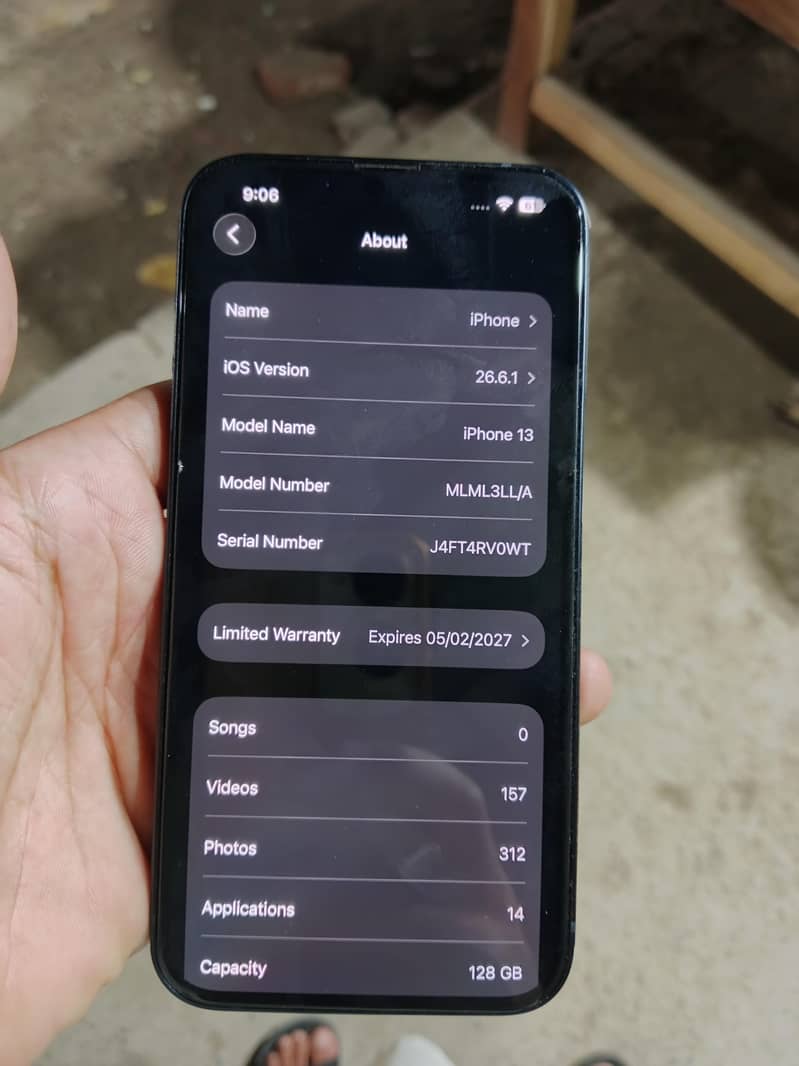 Apple iPhone 13 0