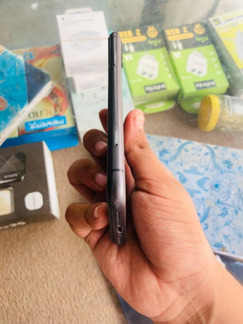 Apple iPhone 11 3
