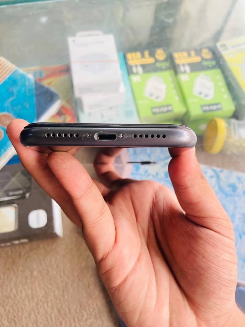 Apple iPhone 11 5