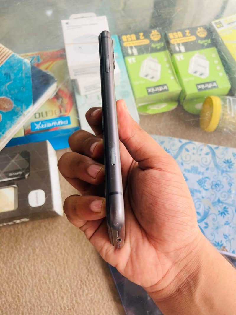Apple iPhone 11 6