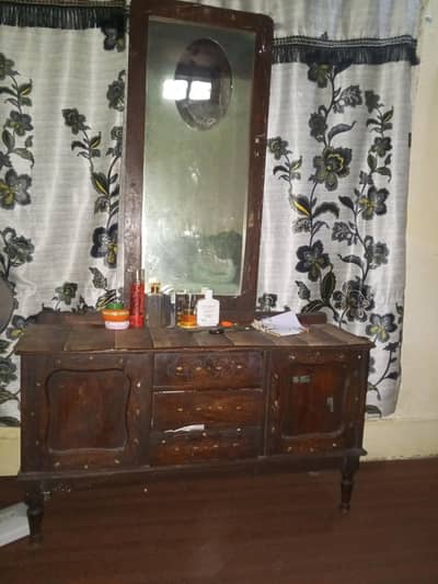 Dressing table