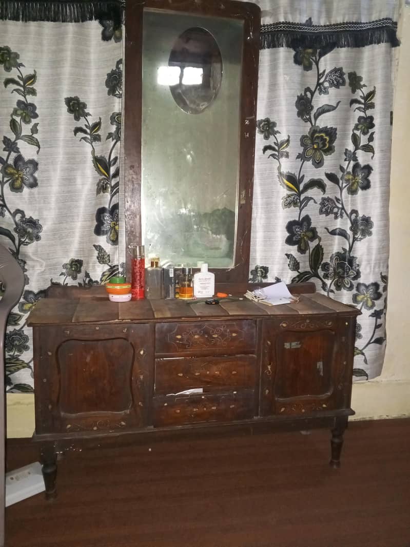 Dressing table 1