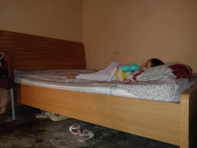 bed aor almari Hy used men