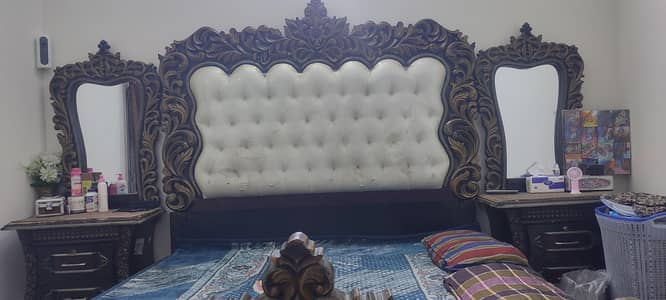 bed & side table