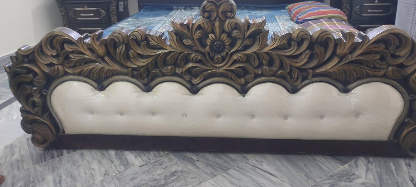 bed & side table 4