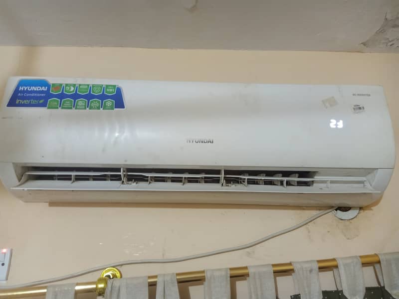 HYUNDAI SPLIT AC 4