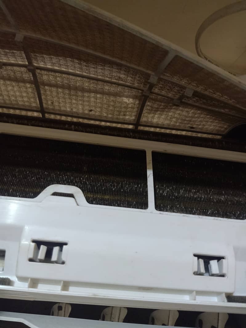 HYUNDAI SPLIT AC 6