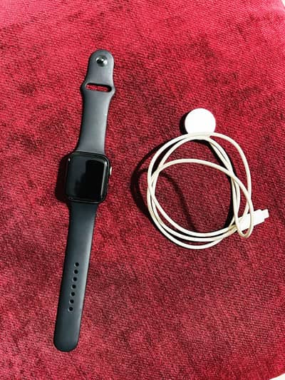 Apple Watch Series 6 (9/10 Condition) – Original Cable Included