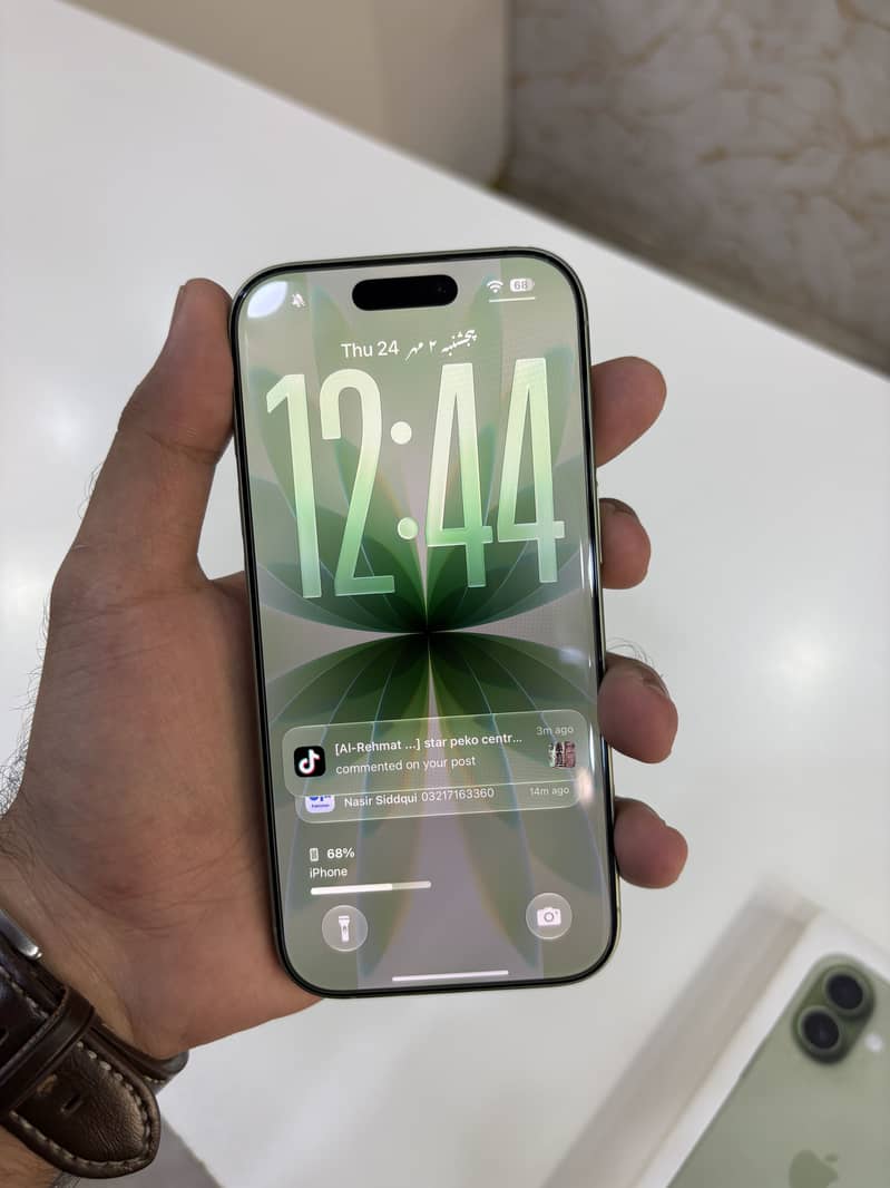 Apple iPhone 17 5