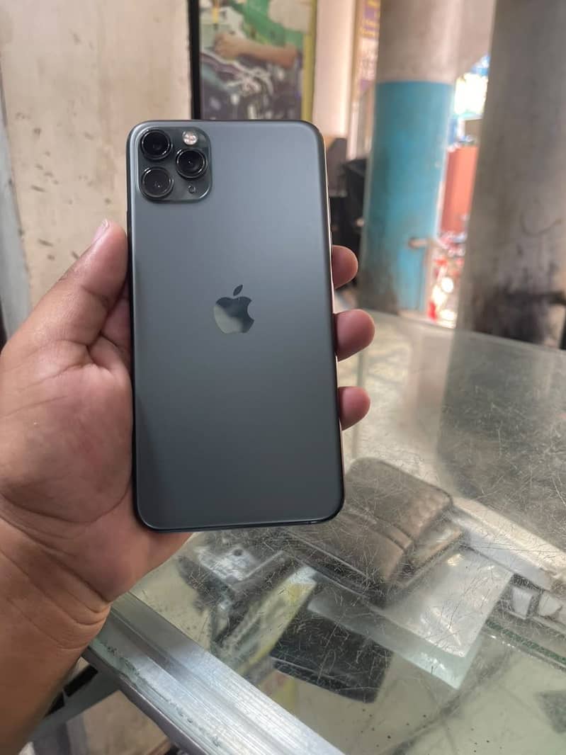 Apple iPhone 11 Pro Max 1