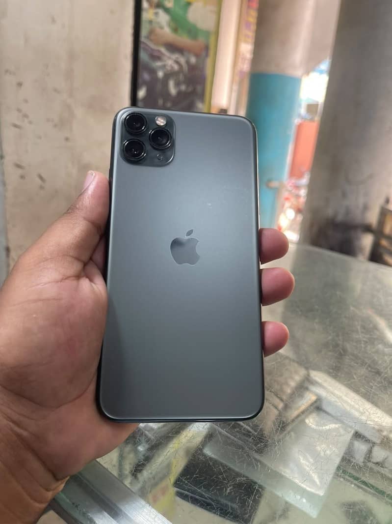 Apple iPhone 11 Pro Max 2