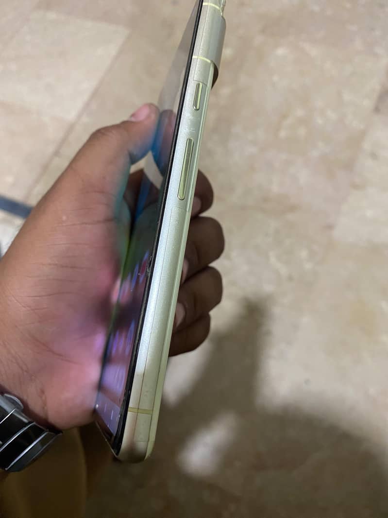 Google Pixel 7 4