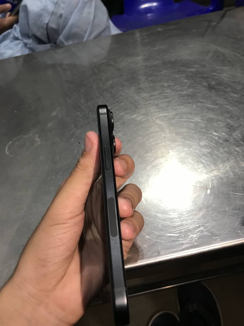 Apple iPhone 15 5