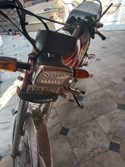 Honda CD 70 2025