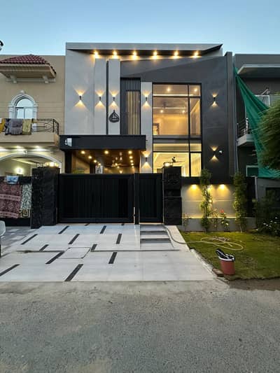 5 Marla Brand New Super Luxury Utra Modern Designer House For Sale In DHA Rahbar