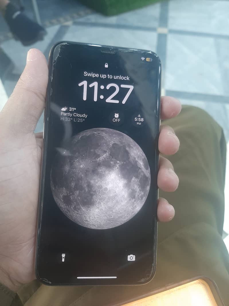 Apple iPhone 11 Pro Max 4
