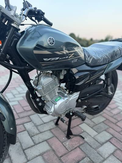 YBZ 125 DX only 3300 kms driven model  23 Bata 24 all punjab numbar