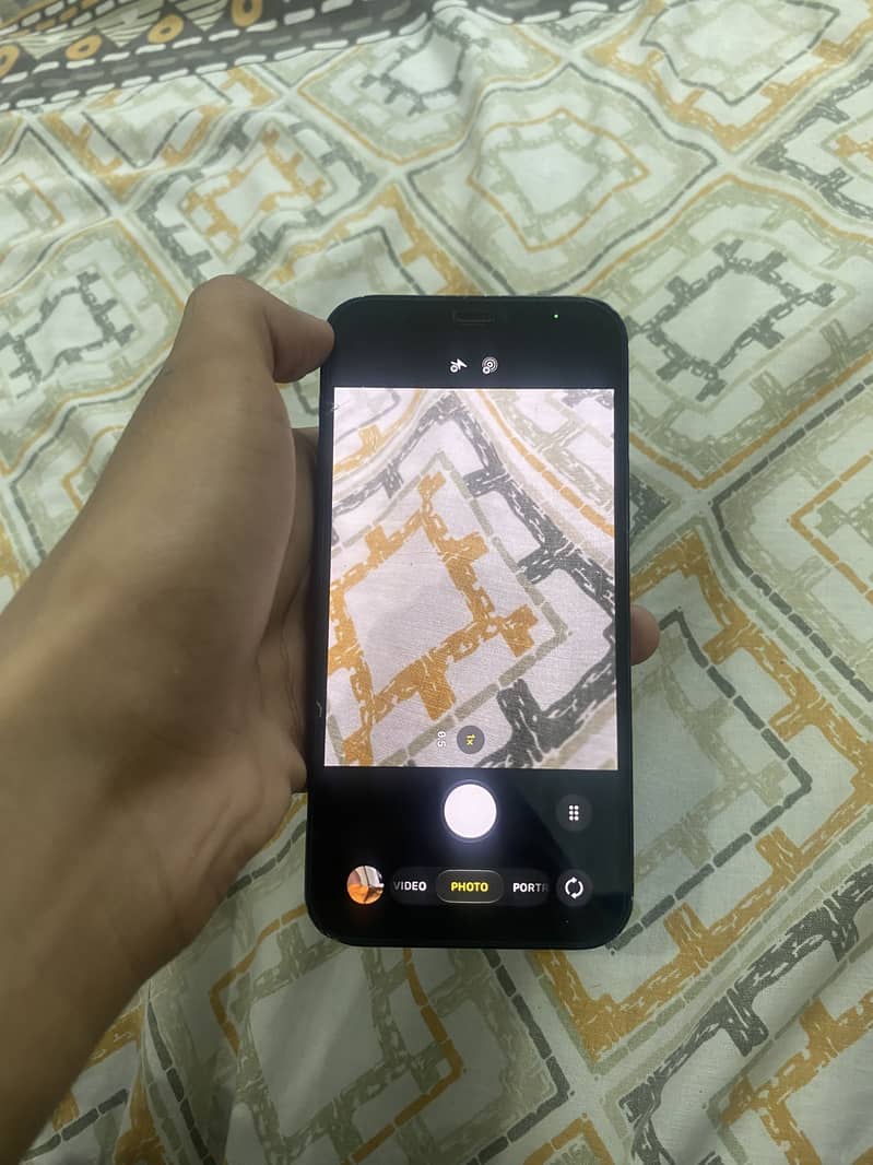 Apple iPhone 12 2
