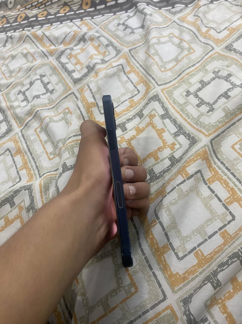 Apple iPhone 12 9