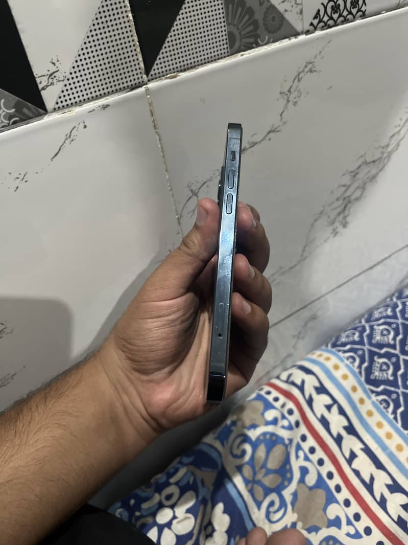 Apple iPhone 12 Pro 4