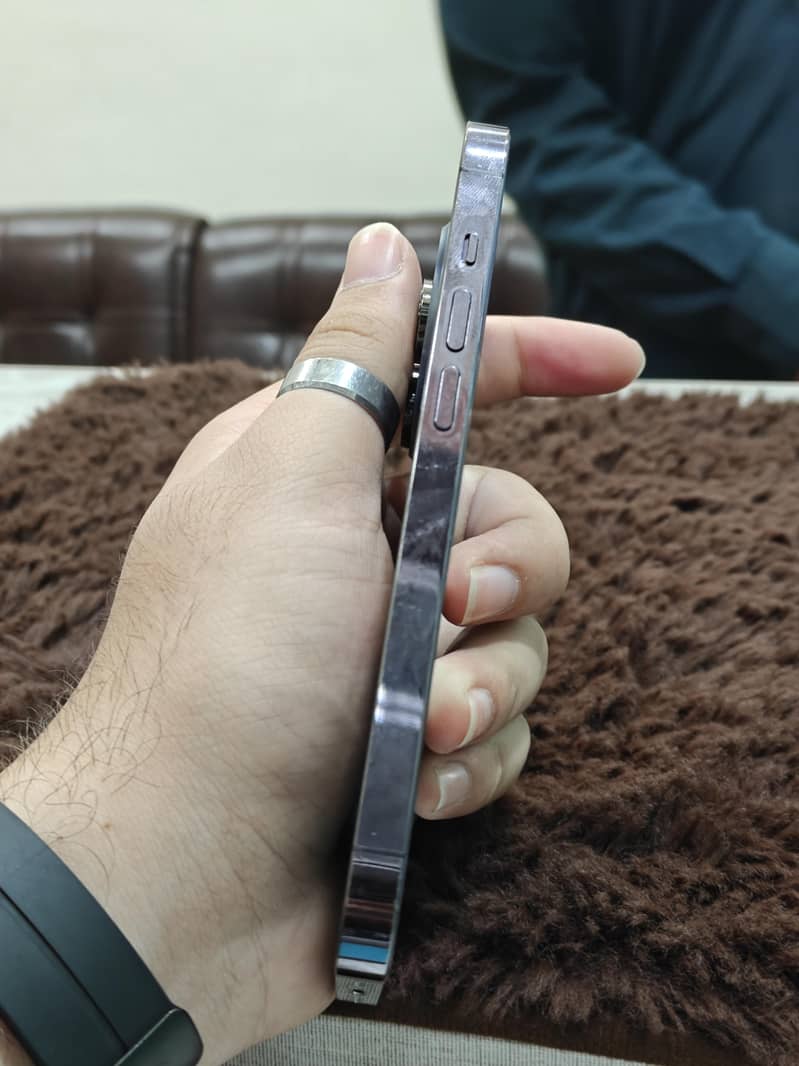 Apple iPhone 14 Pro 2