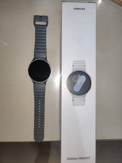 Samsung Galaxy Watch 7 44mm – Almost New – 10/10 – Complete Set