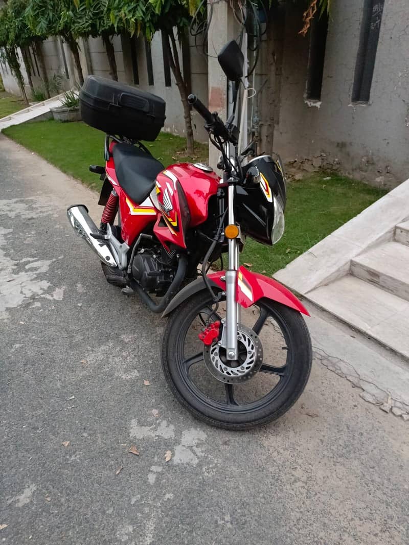 Honda CB150F 0
