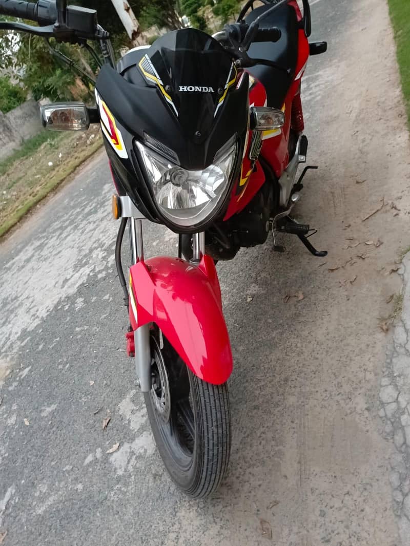 Honda CB150F 6