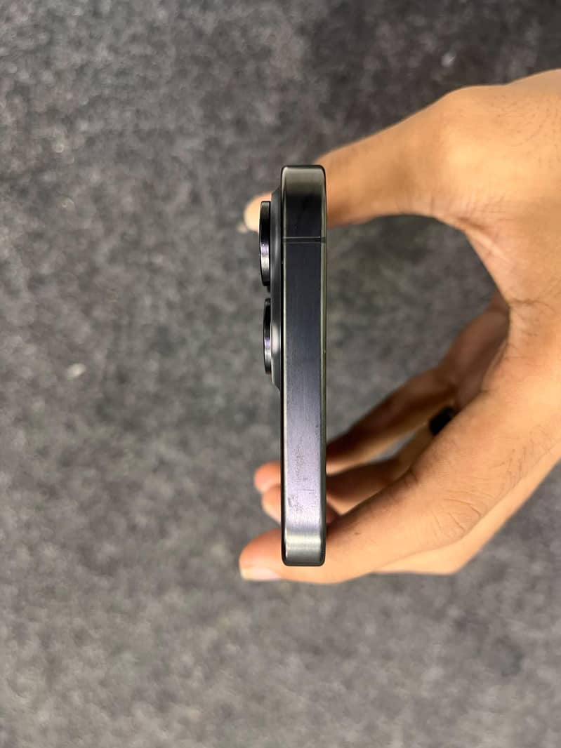 Apple iPhone 15 Pro Max 1