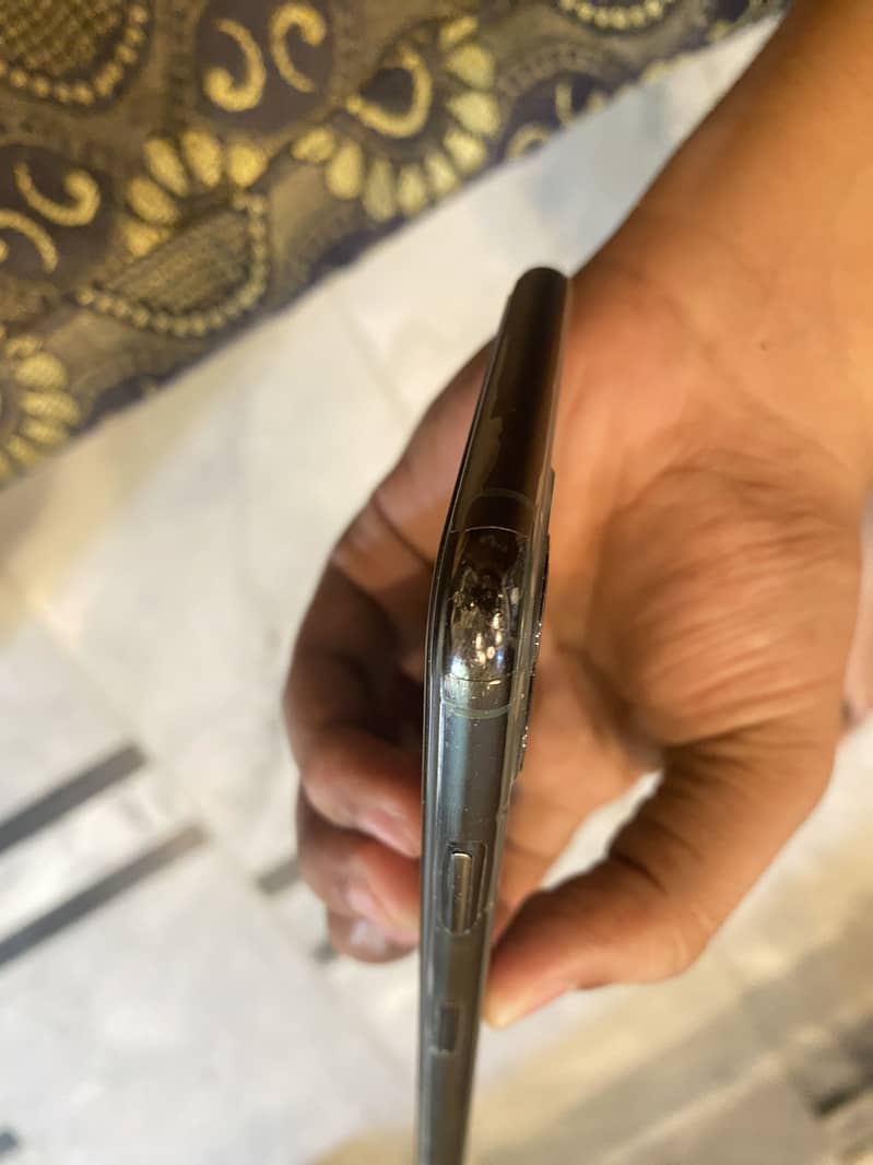 Apple iPhone 11 Pro Max 3