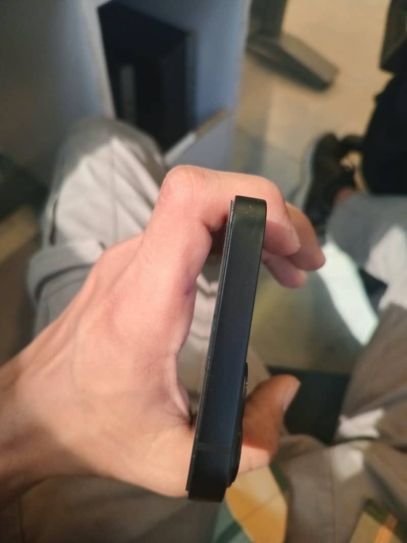 Apple iPhone 13 4