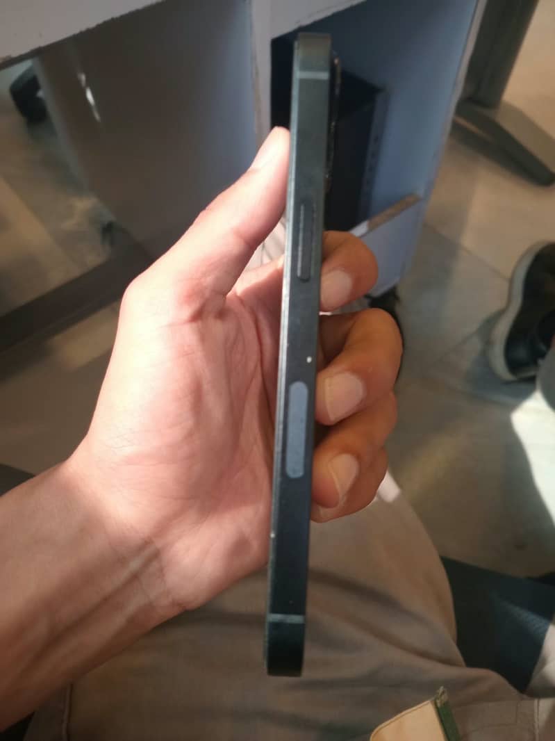 Apple iPhone 13 3