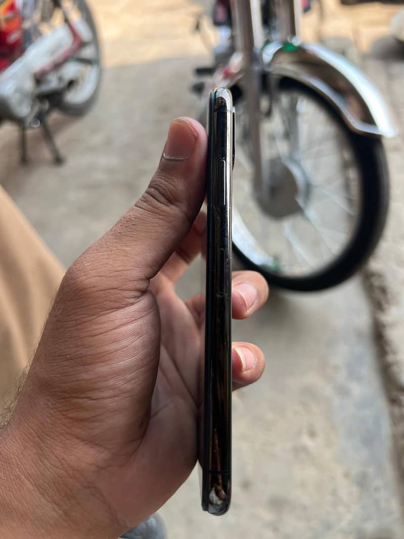 Apple iPhone X 2