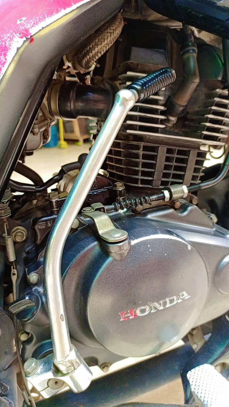 Honda Cb150F 3