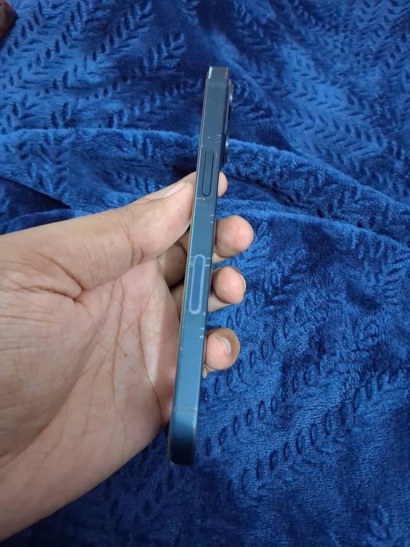 Apple iPhone 13 3
