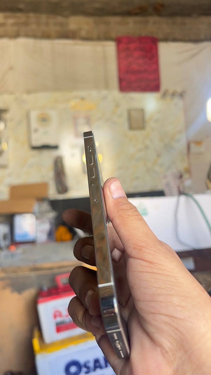 Apple iPhone 13 Pro Max 4