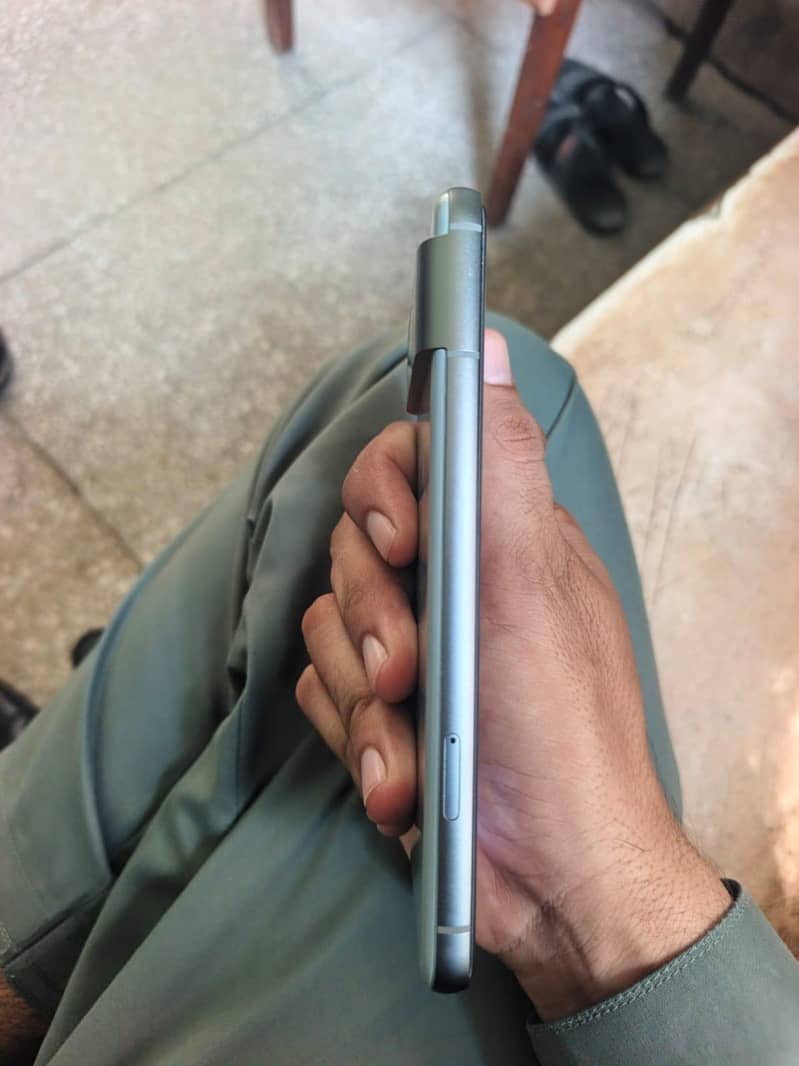 Google Pixel 8 2