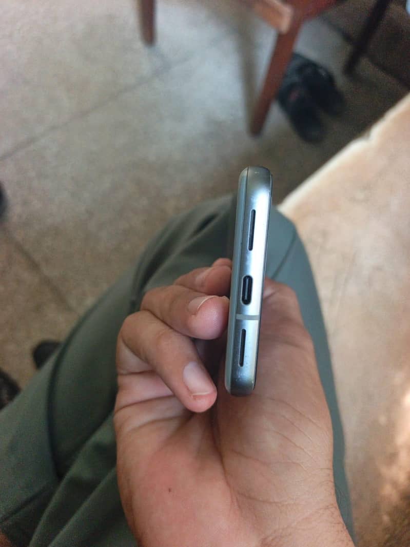 Google Pixel 8 3