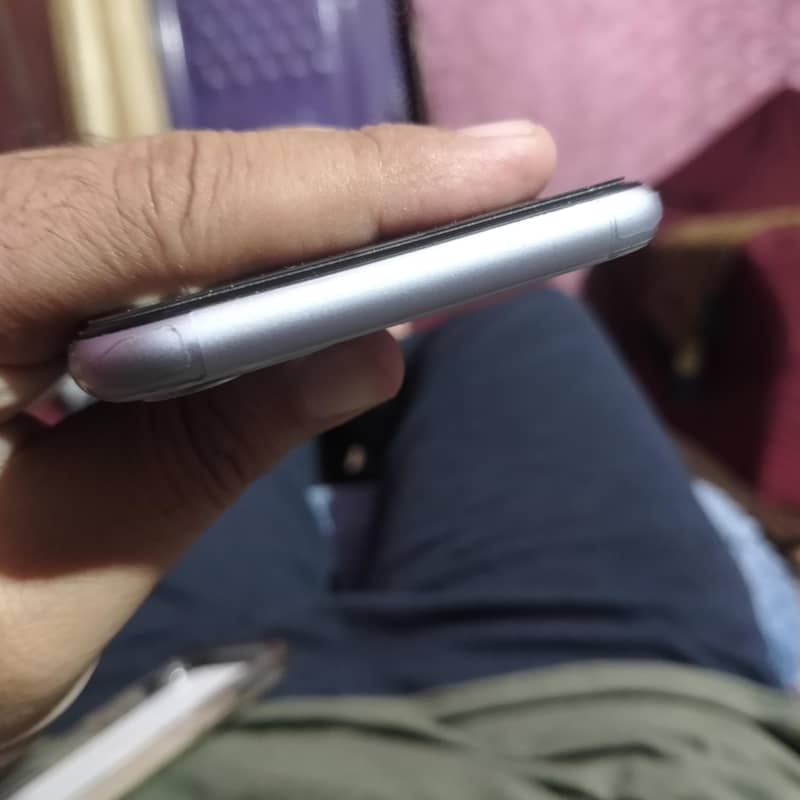 Apple iPhone 11 5
