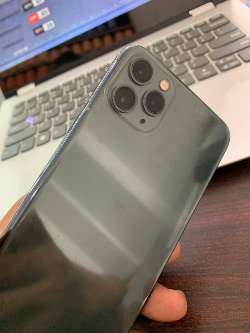 Apple iPhone 11 Pro Max 2