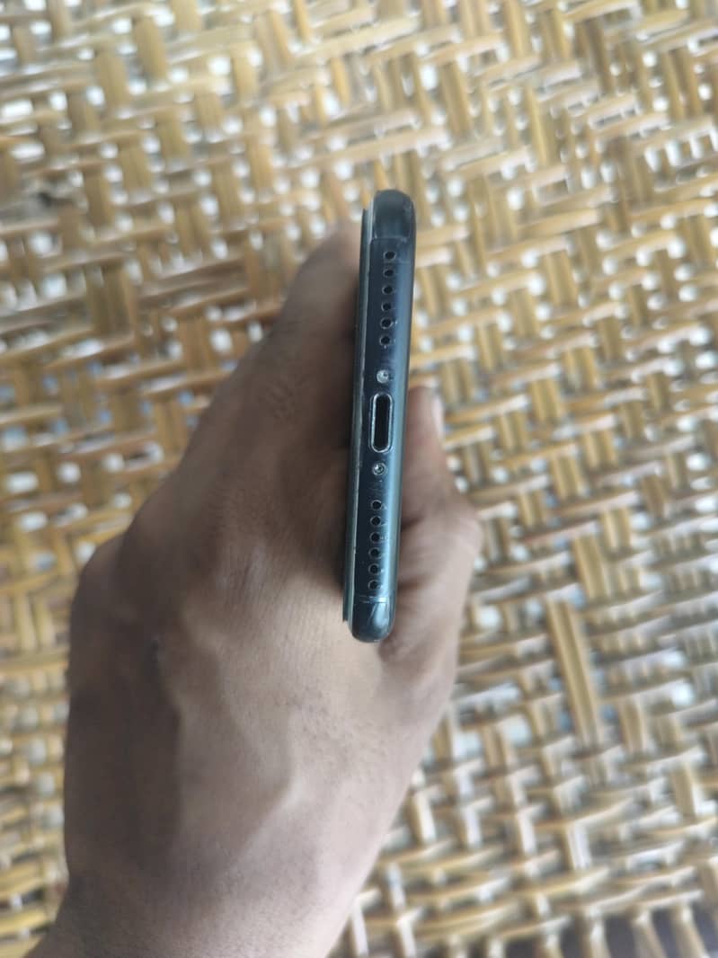 Apple iPhone 7 2