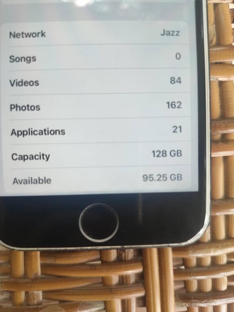 Apple iPhone 7 3
