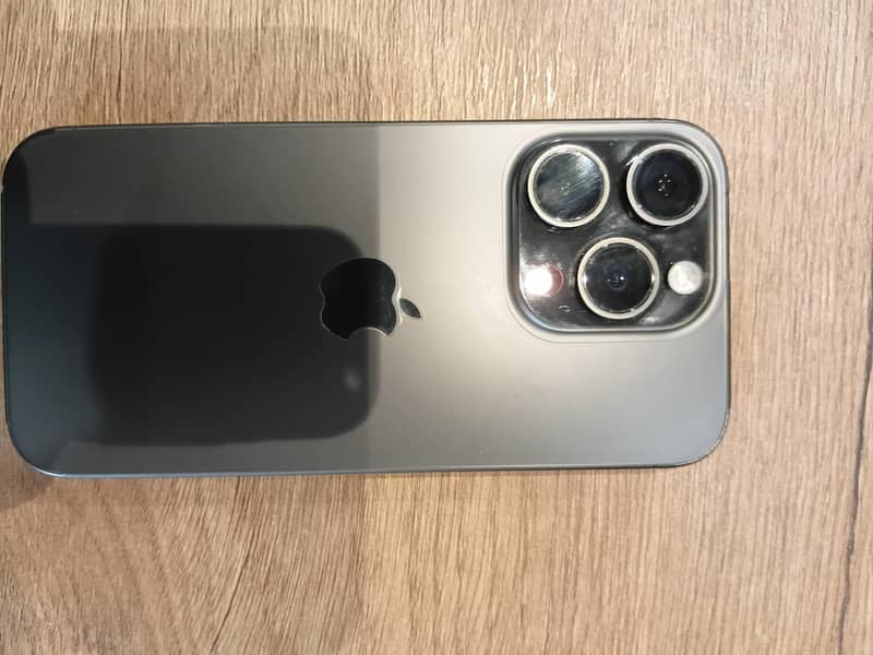Apple iPhone 15 Pro 4