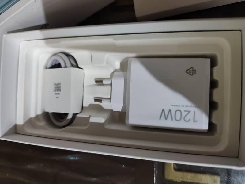 Xiaomi Redmi Note 14 Pro Plus 1